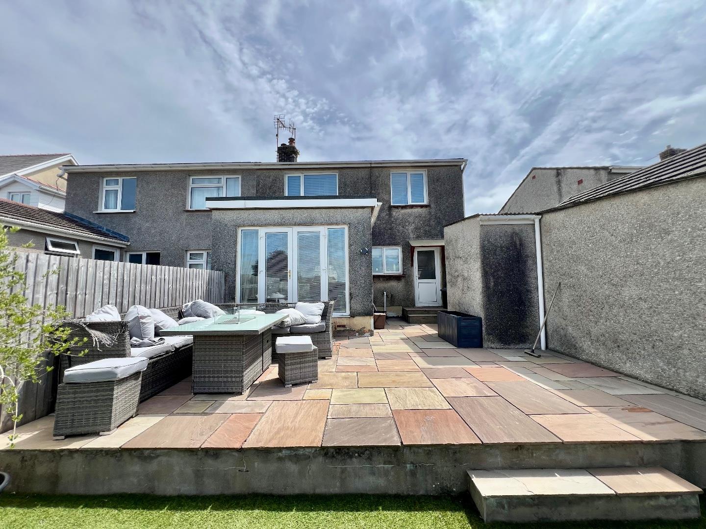 Vale View, Sarn, Bridgend County Borough, CF32 9RY